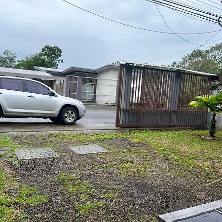 Guápiles Casa Laurelesヴィラ エクステリア 写真
