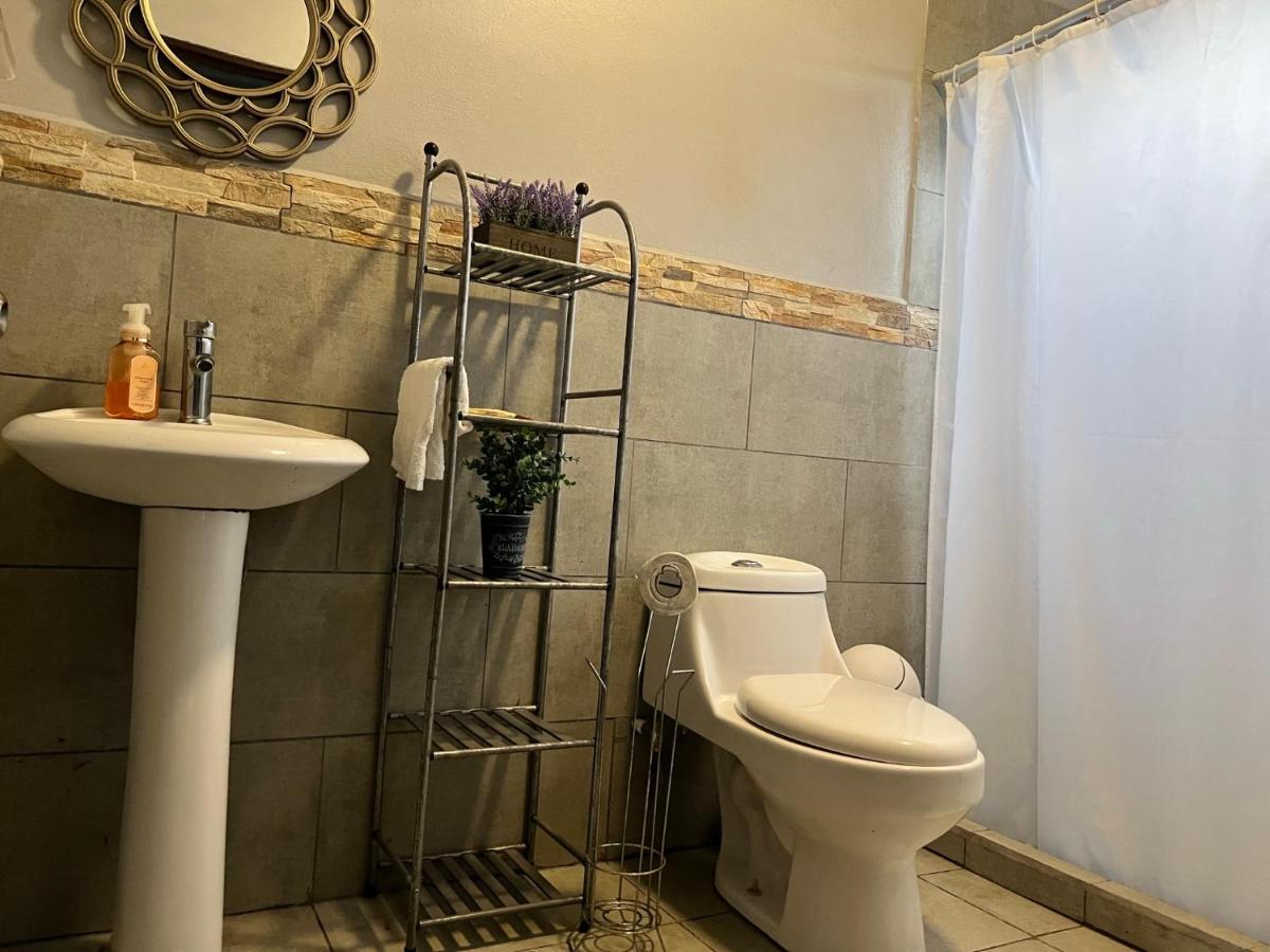 Guápiles Casa Laurelesヴィラ エクステリア 写真